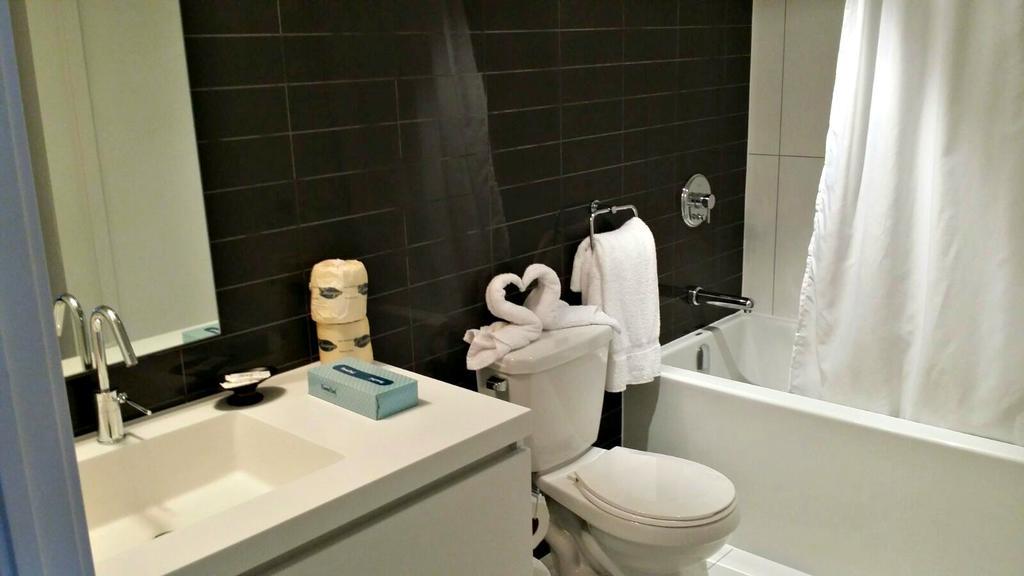 Pelicanstay In Toronto Entertainment District 외부 사진